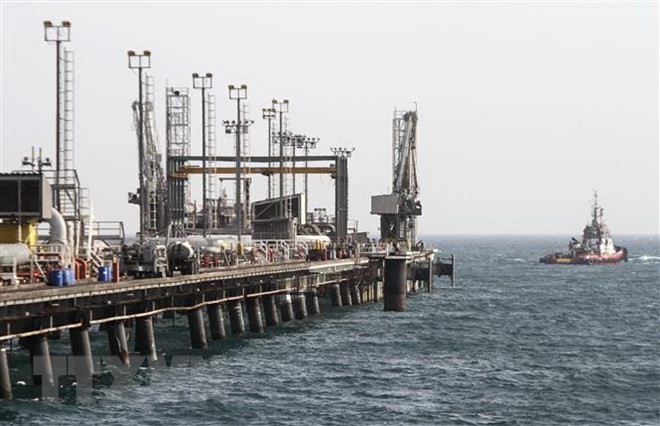 Giàn khoan dầu của Iran trên đảo Khark, ngoài khơi vùng Vịnh Persian. (Nguồn: AFP/TTXVN).