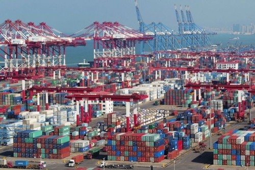 Container tại cảng biển ở Thanh Đảo (Sơn Đông, Trung Quốc). Ảnh: Reuters