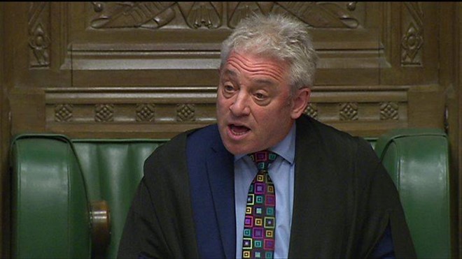 Chủ tịch Hạ viện Anh John Bercow, người luôn đeo những chiếc cà vạt hết sức màu sắc. Ảnh: BBC/Chụp từ màn hình. 