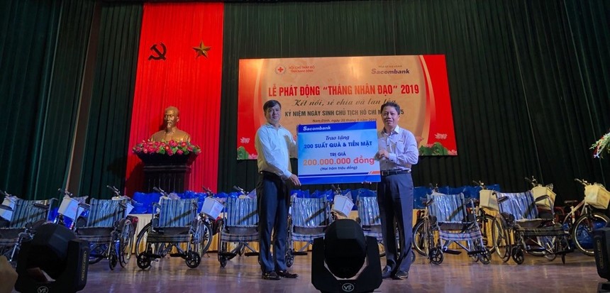 Sacombank đồng hành cùng “tháng nhân đạo” tại tỉnh Nam Định