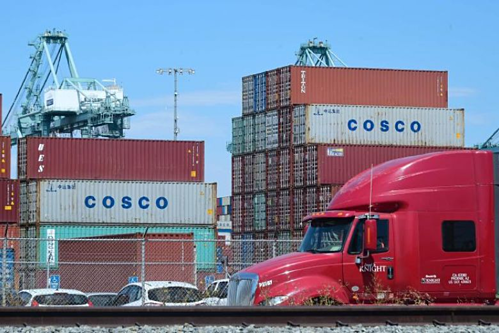 Container tại cảng biển ở Long Beach (California, Mỹ). Ảnh: AFP.