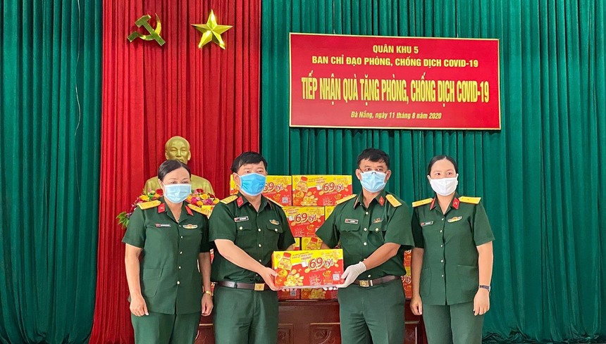 72.000 sản phẩm Trà Thanh Nhiệt Dr Thanh tiếp sức đồng bào, chiến sĩ tại Quân khu 5 và Quân khu 7