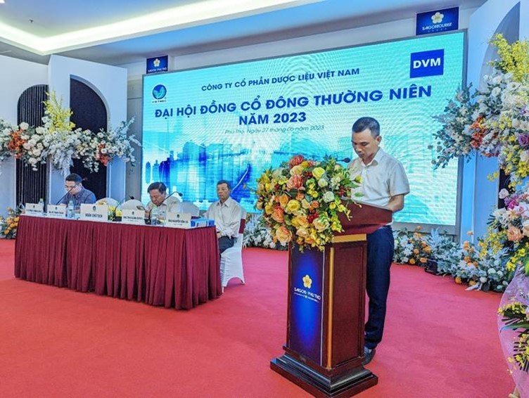 Ông Vũ Thành Trung – Tổng giám đốc VIETMEC trình bày các nội dung tại Đại hội đồng cổ đông 2023.