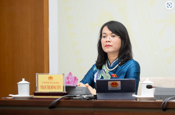 Ủy viên thường trực Ủy ban Kinh tế Phạm Thị Hồng Yến tại cuộc họp báo.