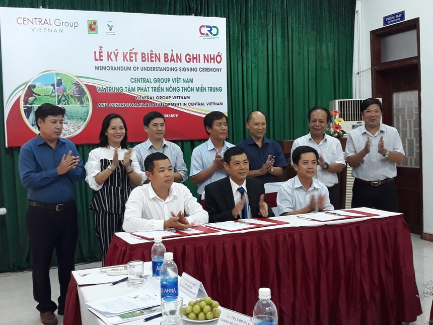 Lễ ký kết Biên bản ghi nhớ giữa Central Group Việt Nam và Trung tâm Phát triển Nông thôn miền Trung.