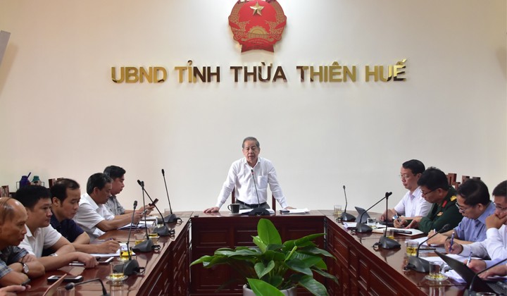Chủ tịch UBND tỉnh Thừa Thiên Huế Phan Ngọc Thọ phát biểu chỉ đạo tại buổi họp.