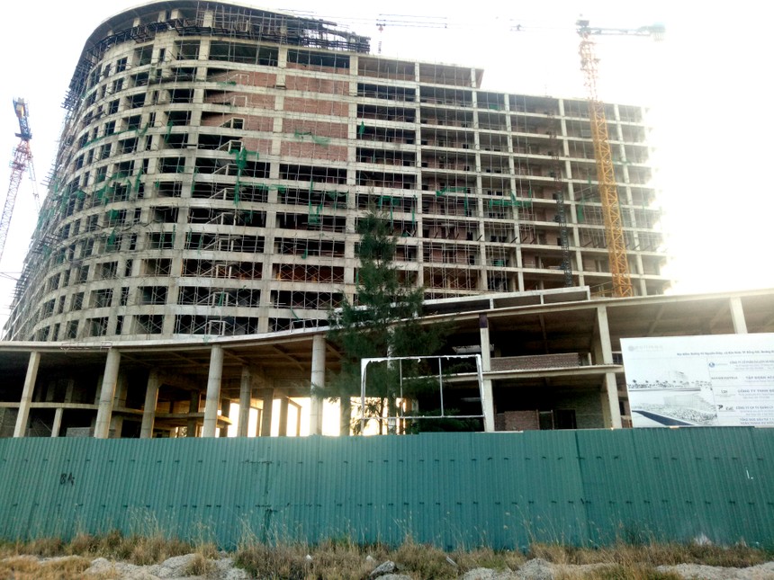 Dự án Khách sạn 5 sao Pullman Quảng Bình hoàn thành phần thô tuy nhiên phần hoàn thiện được triển khai rất cầm chừng.