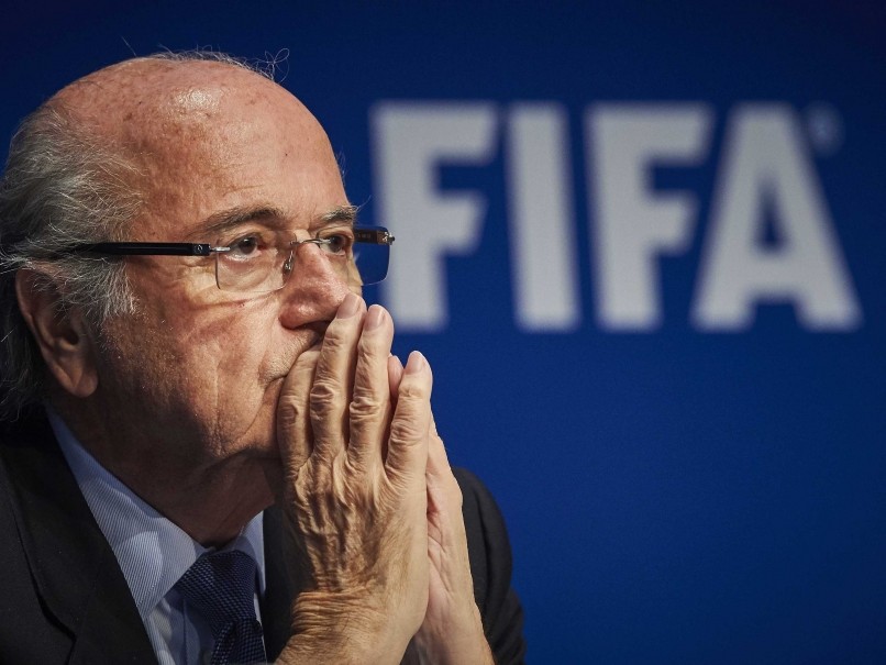 Chủ tịch FIFA Sepp Blatter vừa bất ngờ tuyên bố từ chức sau khi tái đắc cử