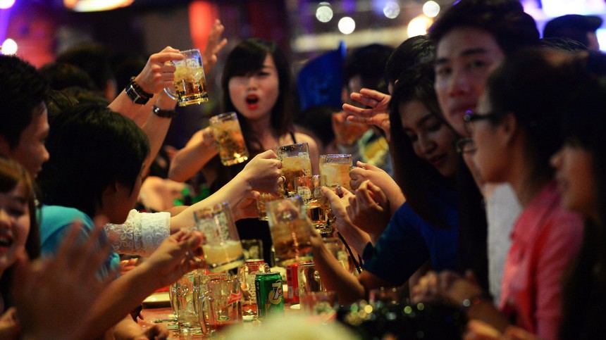 Lượng bia bán ra tại Việt Nam có tốc độ tăng trưởng nhanh ít nhất là gấp đôi tốc độ tăng của GDP trong 5 năm qua, theo Euromonitor International.