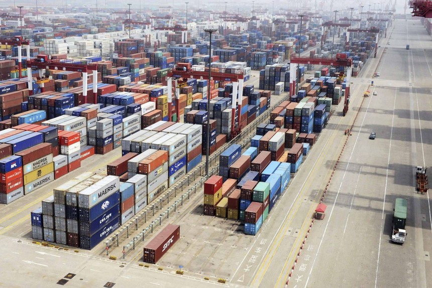 Nhập khẩu Trung Quốc giảm liên tiếp trong 11 tháng
