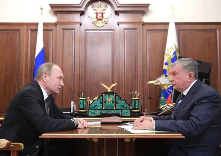 Tổng thống Nga Vladimir Putin cùng CEO Rosneft Igor Sechin