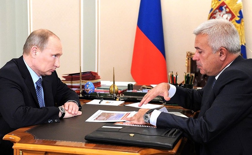 Chủ tịch Lukoil, tỷ phú Vagit Alekperov trong một buổi làm việc với Tổng thống Nga Putin năm 2013.