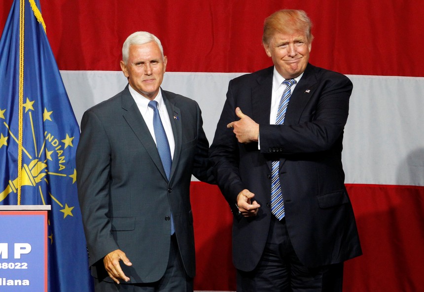 Ông Mike Pence và ông Donald Trump