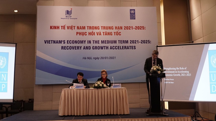 Với kịch bản khả quan, tăng trưởng GDP Việt Nam năm 2021 có thể đạt 6,72%