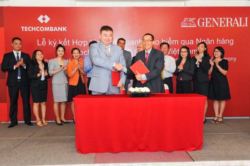 Generali Việt Nam và Techcombank phối hợp bán bảo hiểm qua ngân hàng