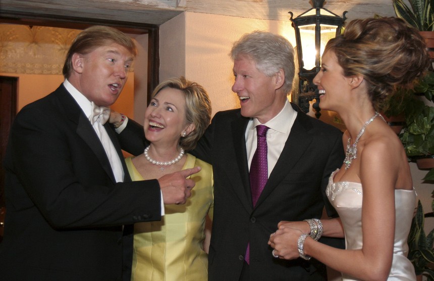 Bà Hillary Clinton cùng chồng tại lễ cưới của Donald Trump và cựu người mẫu Melania Knauss năm 2005 (ảnh Getty)