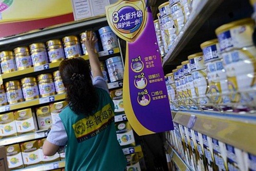Chất lượng sữa bột vẫn là mối lo với người dân Trung Quốc. Ảnh: AFP
