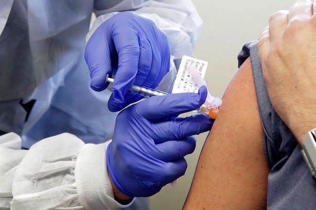 WHO khuyến nghị nên tiếp tục tiêm vắc xin AstraZeneca