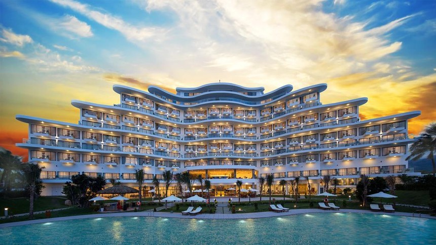 Công ty cổ phần Cam Ranh Riviera Resort sở hữu và vận hành dự án Cam Ranh Riviera Beach Resort & Spa.