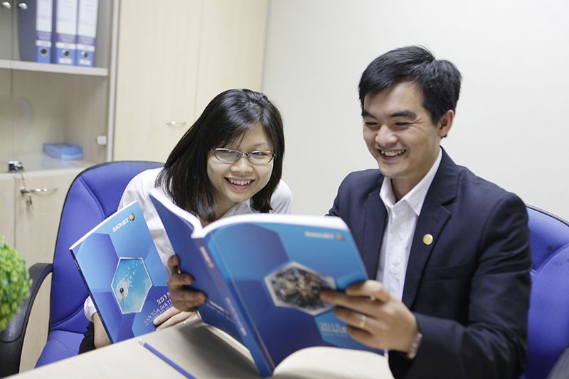 BVH xuất bản Báo cáo Tích hợp và Báo cáo Phát triển bền vững năm 2015 bằng 2 ngôn ngữ Việt và Anh