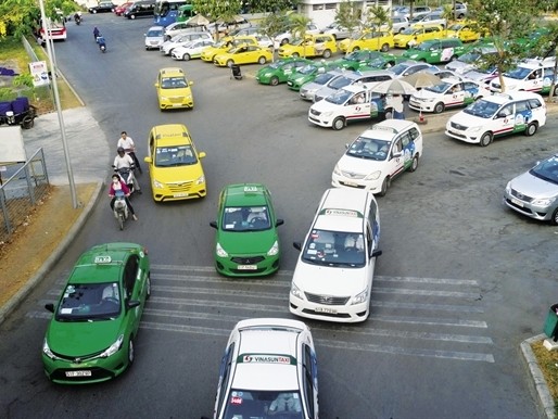Năm 2015, doanh thu từ hoạt động kinh doanh taxi của Vinasun là 4.252 tỉ đồng, tăng gần 13%.