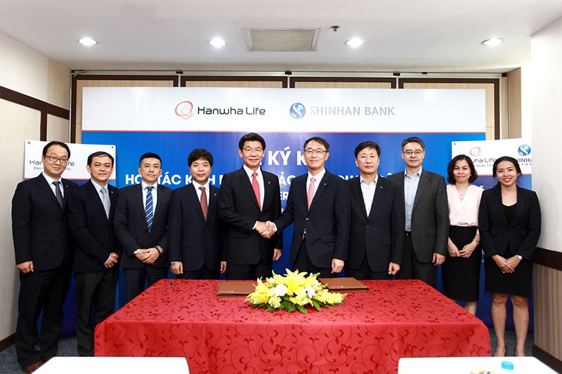 Hanwha Life Việt Nam hợp tác kinh doanh bảo hiểm với Shinhan Bank Việt Nam