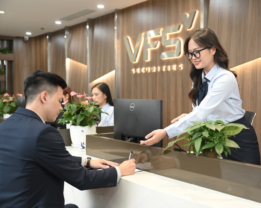 Chứng khoán Nhất Việt (VFS): Sau niêm yết, Tổng giám đốc đăng ký mua 7 triệu cổ phiếu