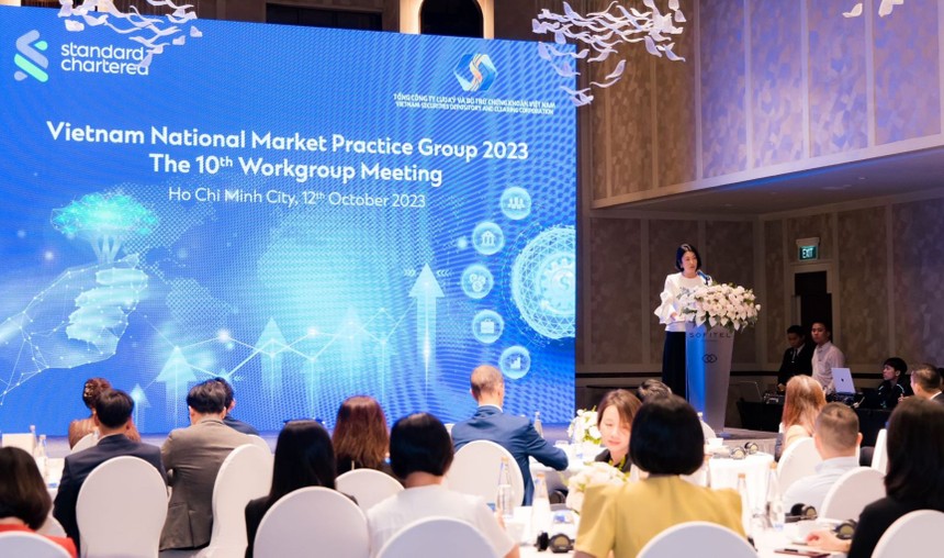 Bà Michele Wee, Tổng giám đốc Ngân hàng Standard Chartered Việt Nam phát biểu tại sự kiện.