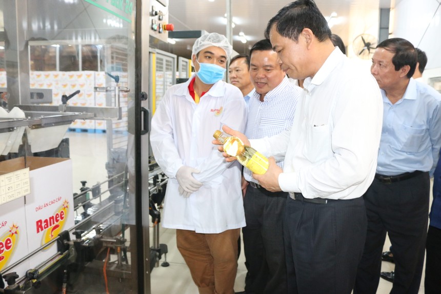 Bộ trưởng Bộ Nông nghiệp và Phát triển nông thôn Nguyễn Xuân Cường đánh giá cao năng lực Tập đoàn Sao Mai trong các lĩnh vực kinh doanh, đặc biệt là chuỗi giá trị con cá tra Việt Nam