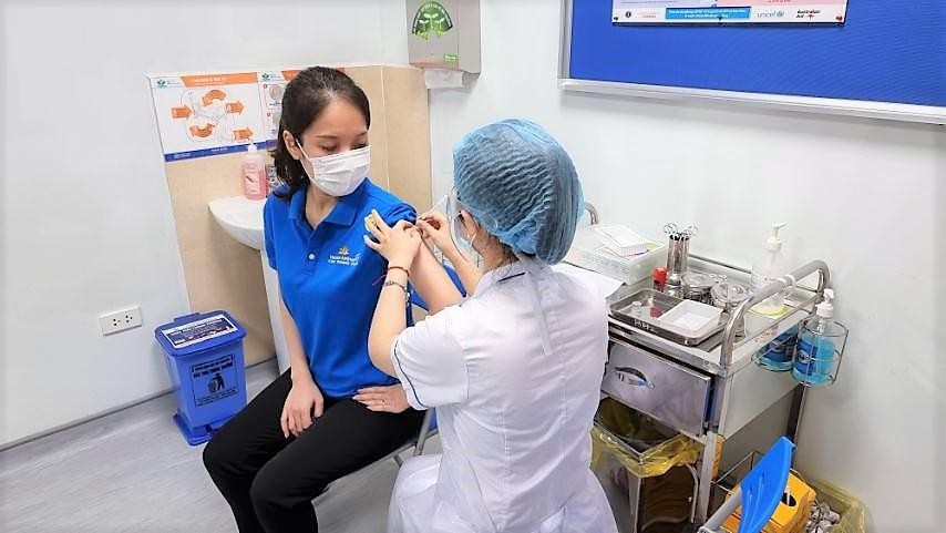 Theo Vietnam Airlines dự kiến mỗi ngày có 250 người được tiêm vắc xin Covid-19.