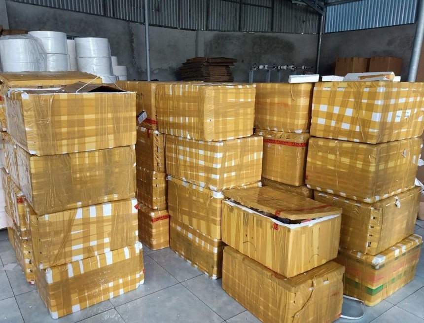 Hơn 400 chai rươụ Moutai đã bị tịch thu