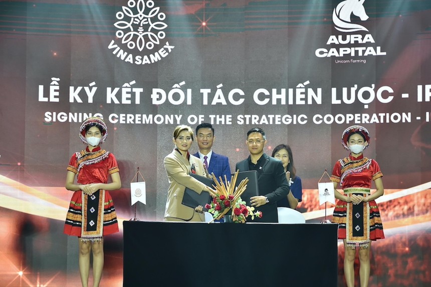 CEO Vinasamex Nguyễn Thị Huyền ký kết hợp tác chiến lược IPO cùng Chủ tịch HĐQT Aura Capital Đậu Minh Nhật 
