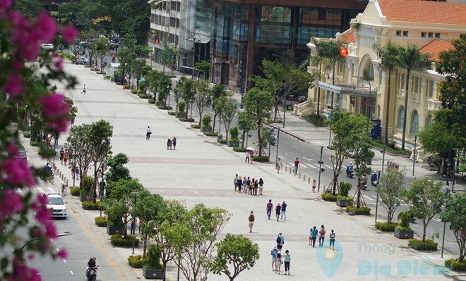Phố đi bộ Nguyễn Huệ tại Tp. Hồ Chí Minh 