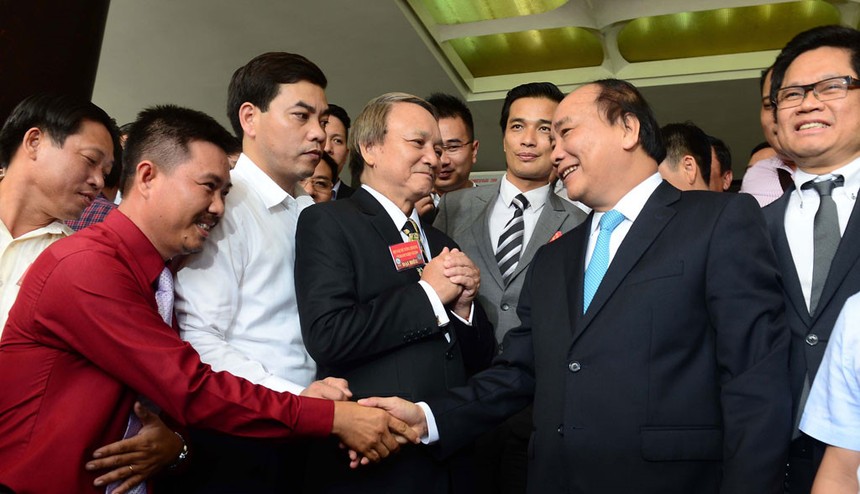 Thủ tướng Chính phủ Nguyễn Xuân Phúc gặp mặt doanh nghiệp tại Hội nghị Thủ tướng với Doanh nghiệp năm 2016 (ảnh VCCI)