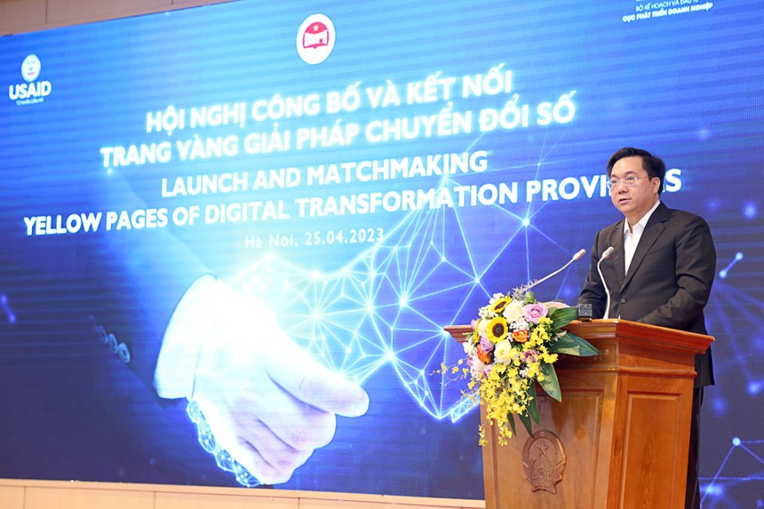 Ông Trần Duy Đông,Thứ trưởng Bộ Kế hoạch và Đầu tư phát biểu tại “Hội nghị Công bố và kết nối trang vàng giải pháp chuyển đổi số”.
