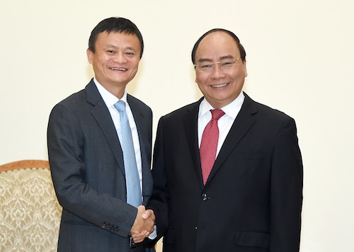 Thủ tướng Nguyễn Xuân Phúc tiếp tỷ phú Jack Ma sáng 6/11. Ảnh: VGP/Quang Hiếu.