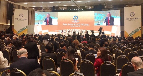 Chủ tịch HĐQT Tập đoàn TSB Nguyễn Đức Thuấn thảo luận tại APEC CEO Summit 2017