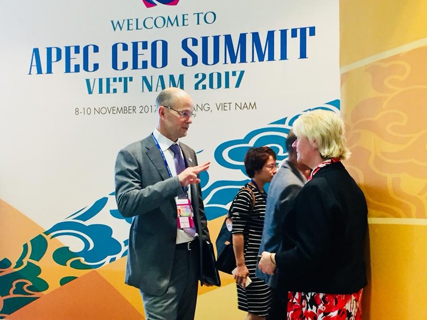 Lãnh đạo các doanh nghiệp gặp gỡ tại APEC CEO Summit. Ảnh: VGP/Huy Thắng