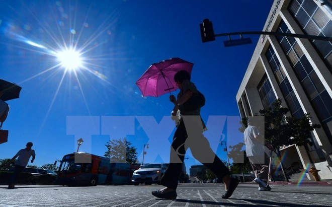 Cảnh nắng nóng trên đường phố Los Angeles, Mỹ ngày 24/10.