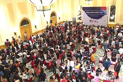 Triển lãm du học Mỹ 2017 do Đại sứ quán Mỹ tại Hà Nội tổ chức.