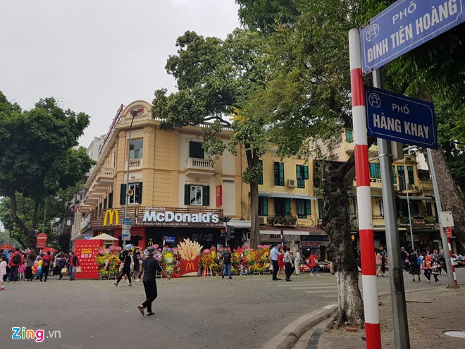 Cửa hàng đầu tiên của McDonald's tại Hà Nội.