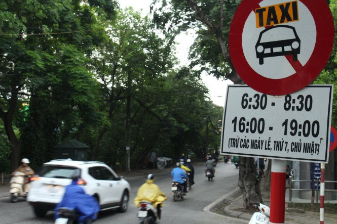 Sẽ có 13 tuyến đường phố cấm taxi để bảo đảm chống ùn tắc dịp Tết Nguyên đán 2018. (Ảnh minh họa: HNMO)