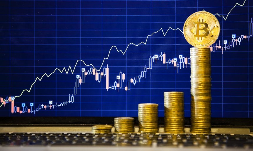 Bitcoin vượt đỉnh 12.000 USD