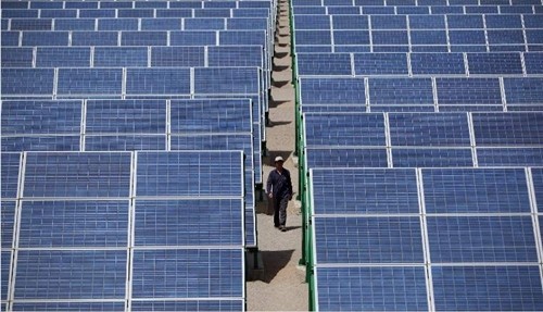 Trung Quốc là nước xuất khẩu chính pin năng lượng mặt trời vào Mỹ. Ảnh: AFP