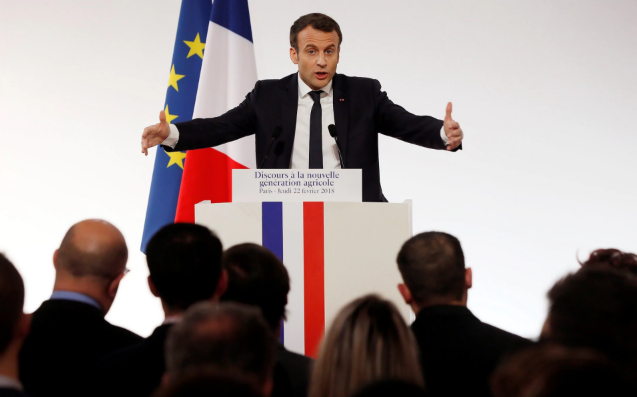 Tổng thống Macron phát biểu trước các nông dân Pháp tại Điện Elysee (Ảnh: Reuters)