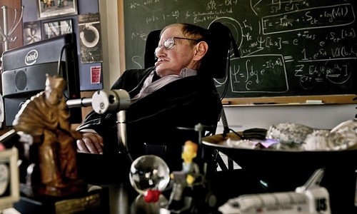 Giáo sư Stephen Hawking qua đời sau nhiều năm sống chung với căn bệnh teo cơ. Ảnh: AP