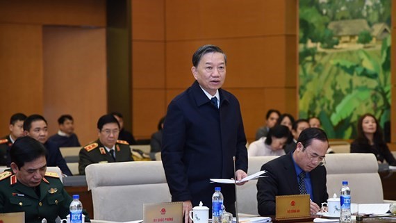 Bộ trưởng Công an Tô Lâm đại diện cơ quan chủ trì soạn thảo trong một phiên trình dự án luật trước UB Thường vụ Quốc hội
