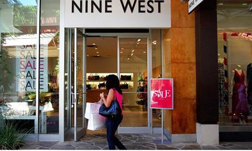 Một cửa hàng Nine West tại trung tâm thương mại ở Texas (Mỹ). Ảnh: Bloomberg.