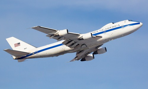 Chiếc E-4B số hiệu 73-1677 trong lần di chuyển hồi năm 2012. Ảnh: Jet Photos.