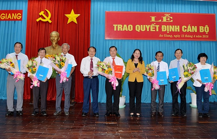 Điều động, bổ nhiệm nhân sự chủ chốt tỉnh An Giang, Sơn La, Phú Yên